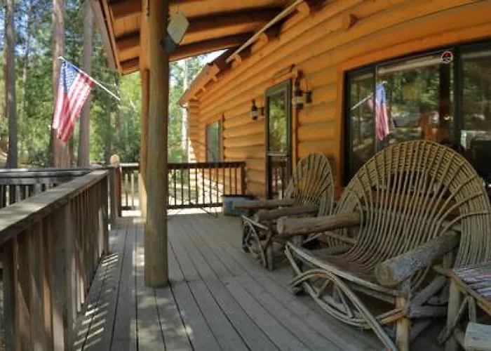 Eagles Nest - Natural Log Cabin With Guest House