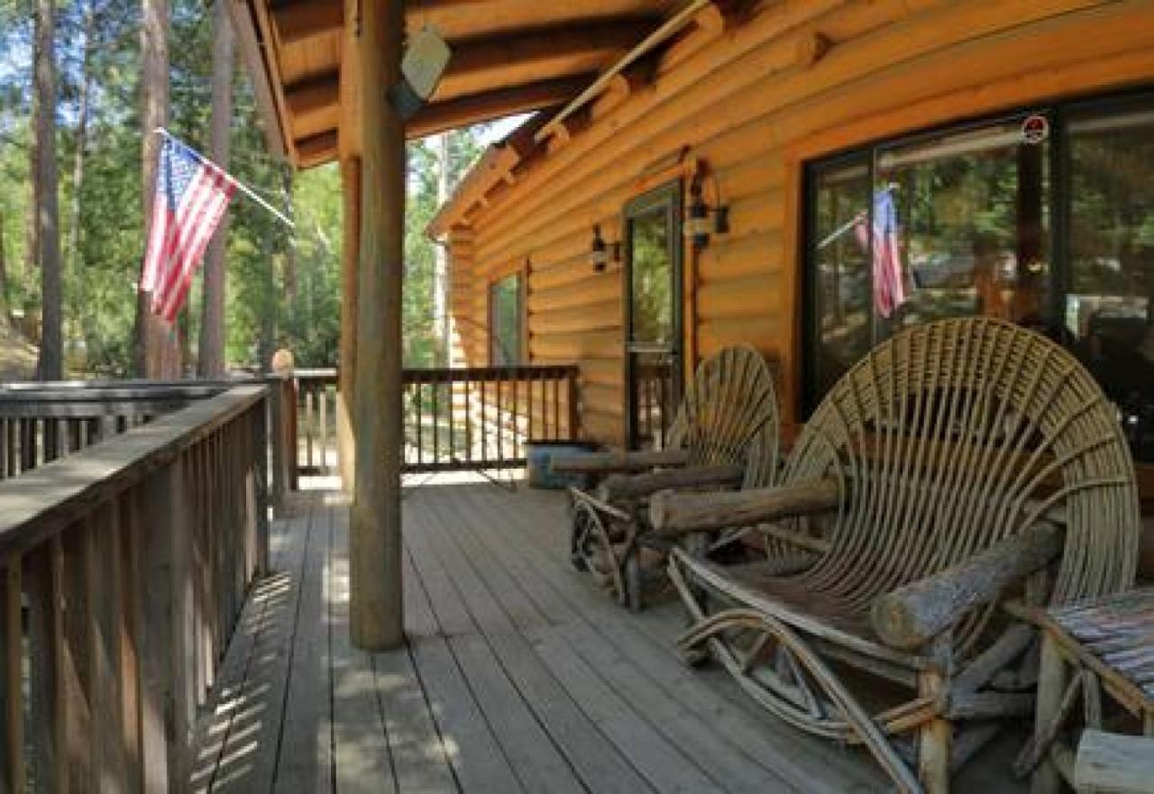 Eagles Nest - Natural Log With Idyllwild
