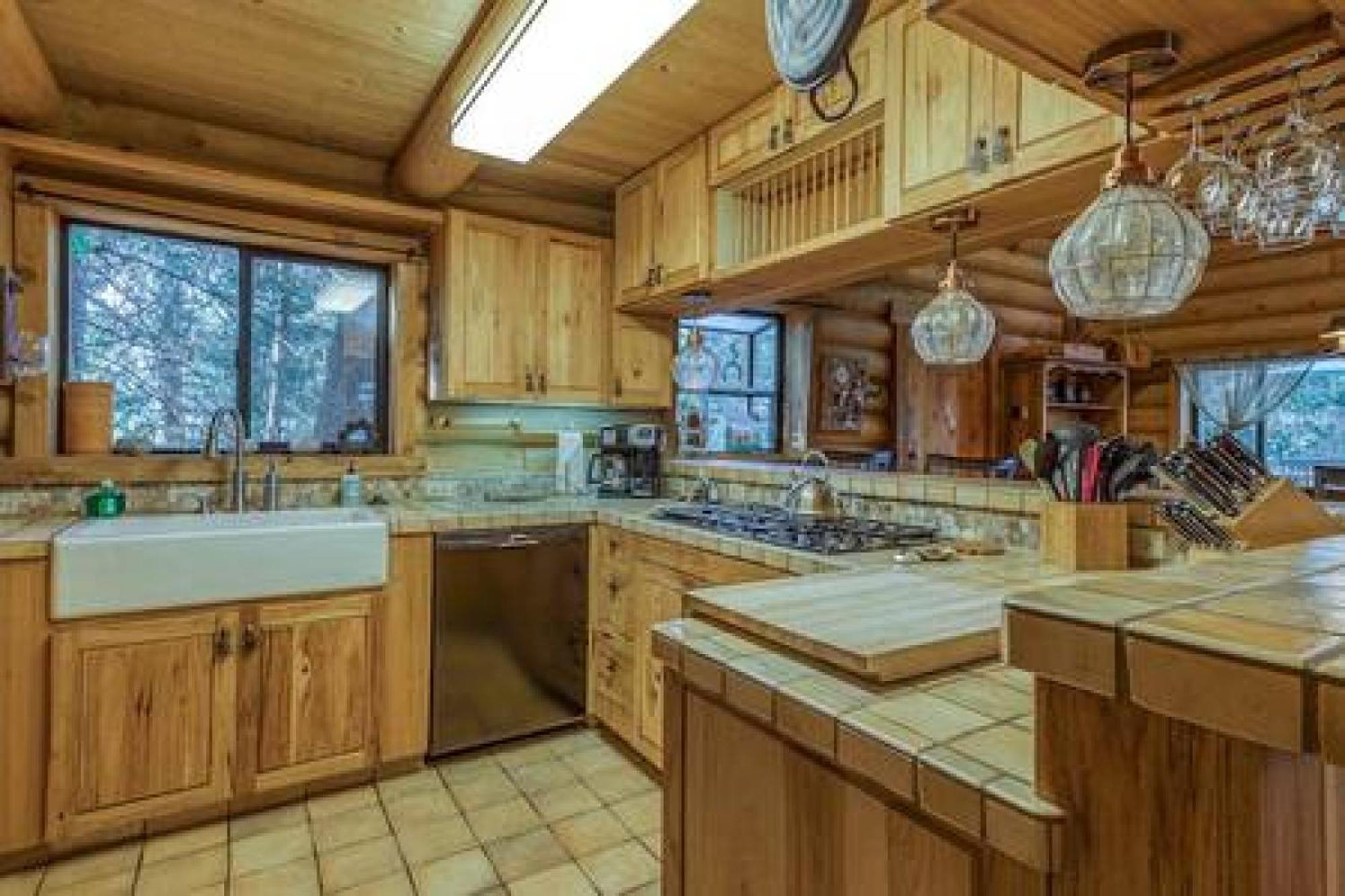 Eagles Nest - Natural Log With Holiday home