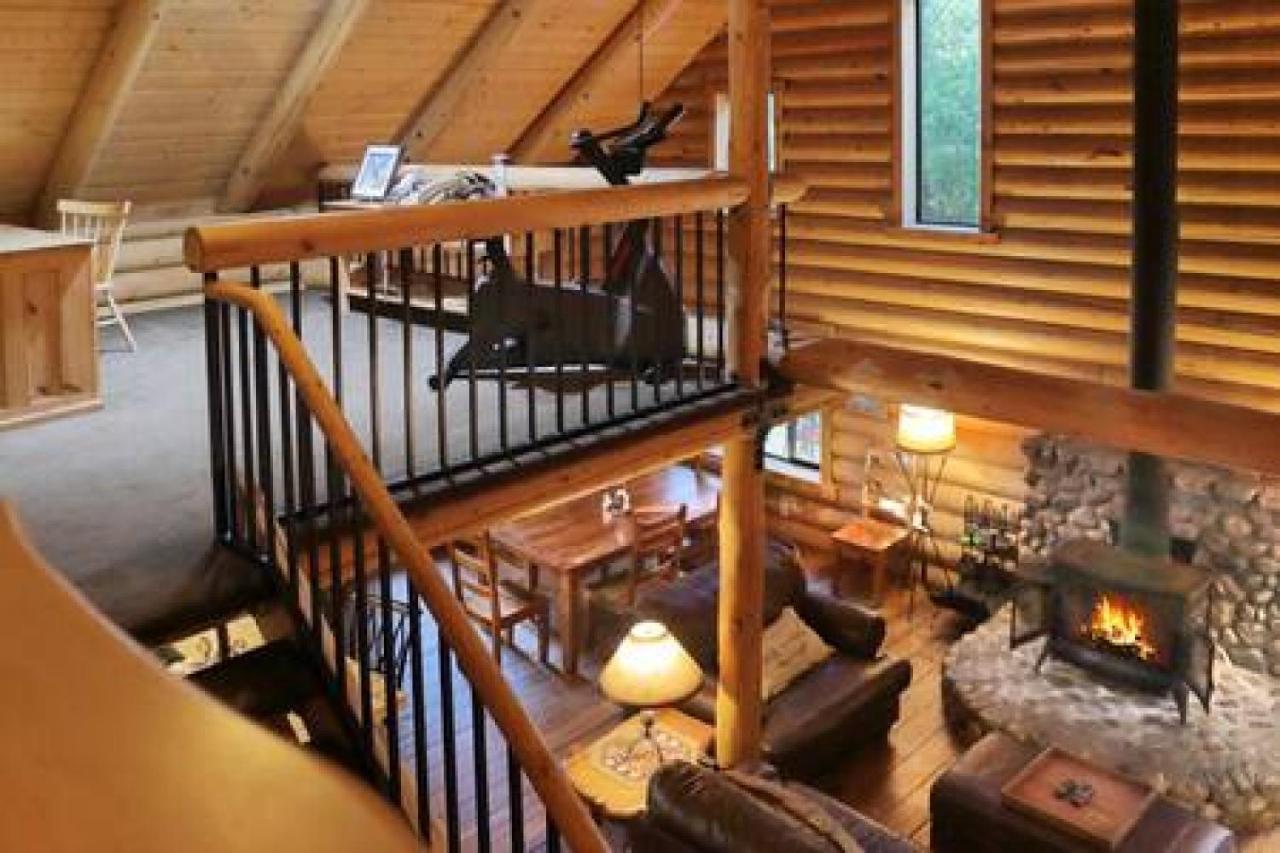 Holiday home Eagles Nest - Natural Log With
